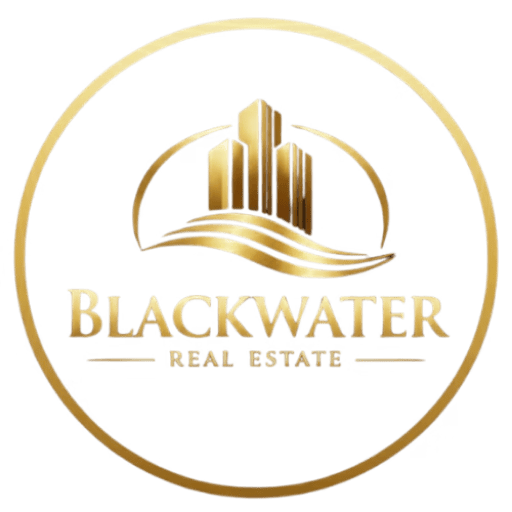 Goldenes Blackwater Real Estate Logo auf weißem Hintergrund